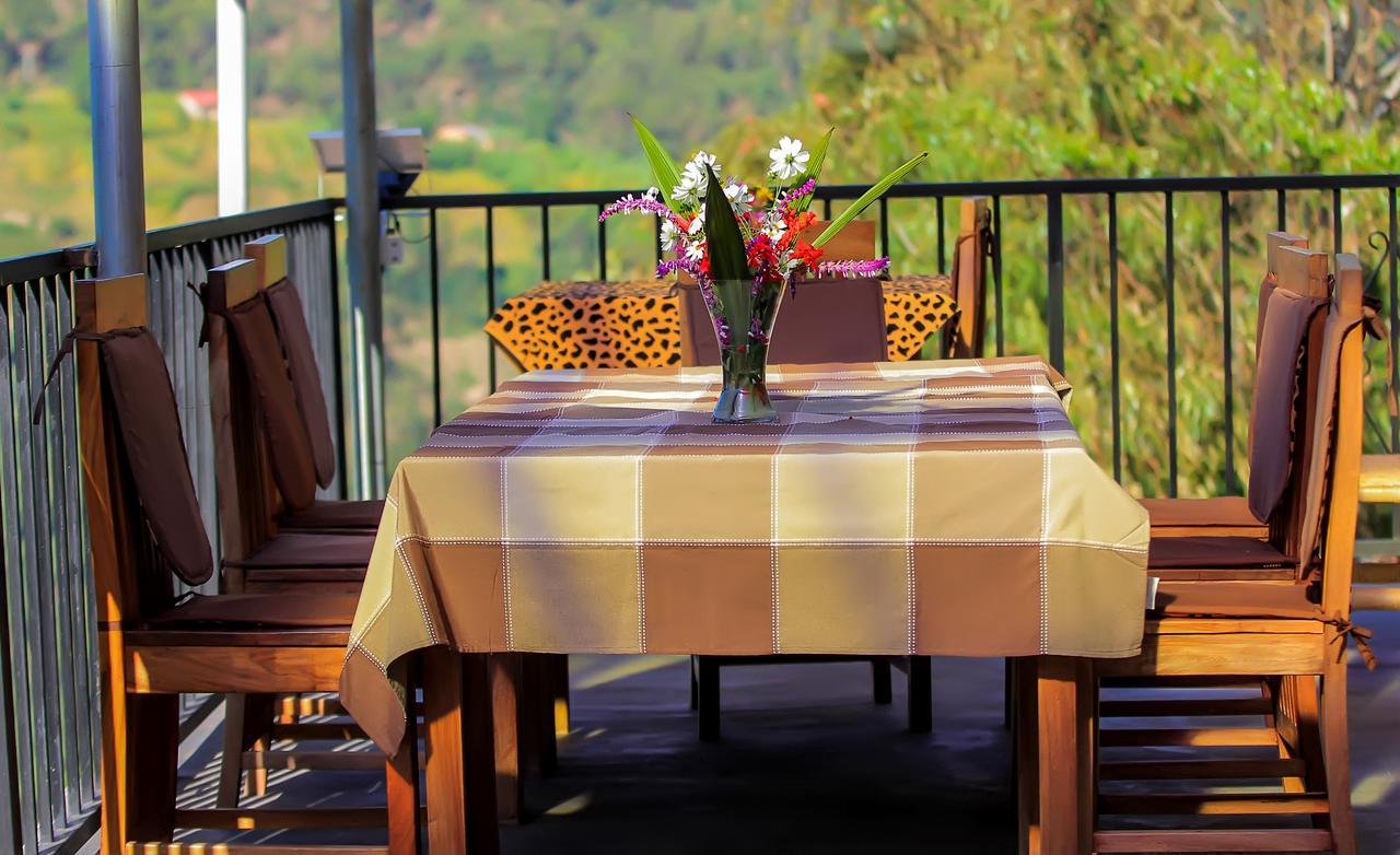 Lake Mulehe Gorilla Lodge Kisoro Экстерьер фото